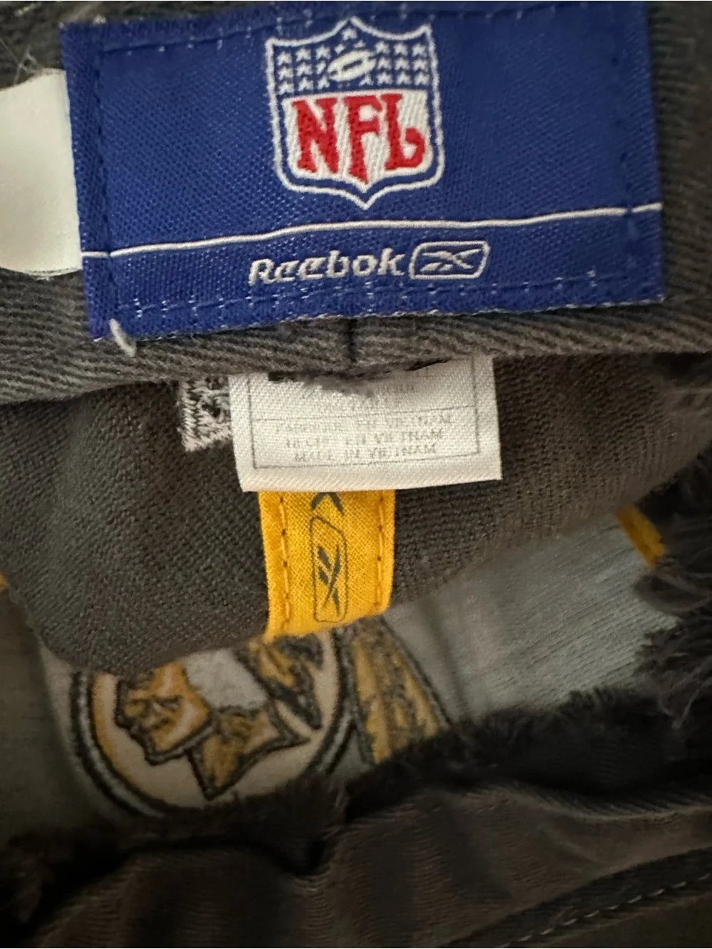 Washington Redskins Reebok NFL Black Fitted Hat Cap OSFA Embroidered Logo